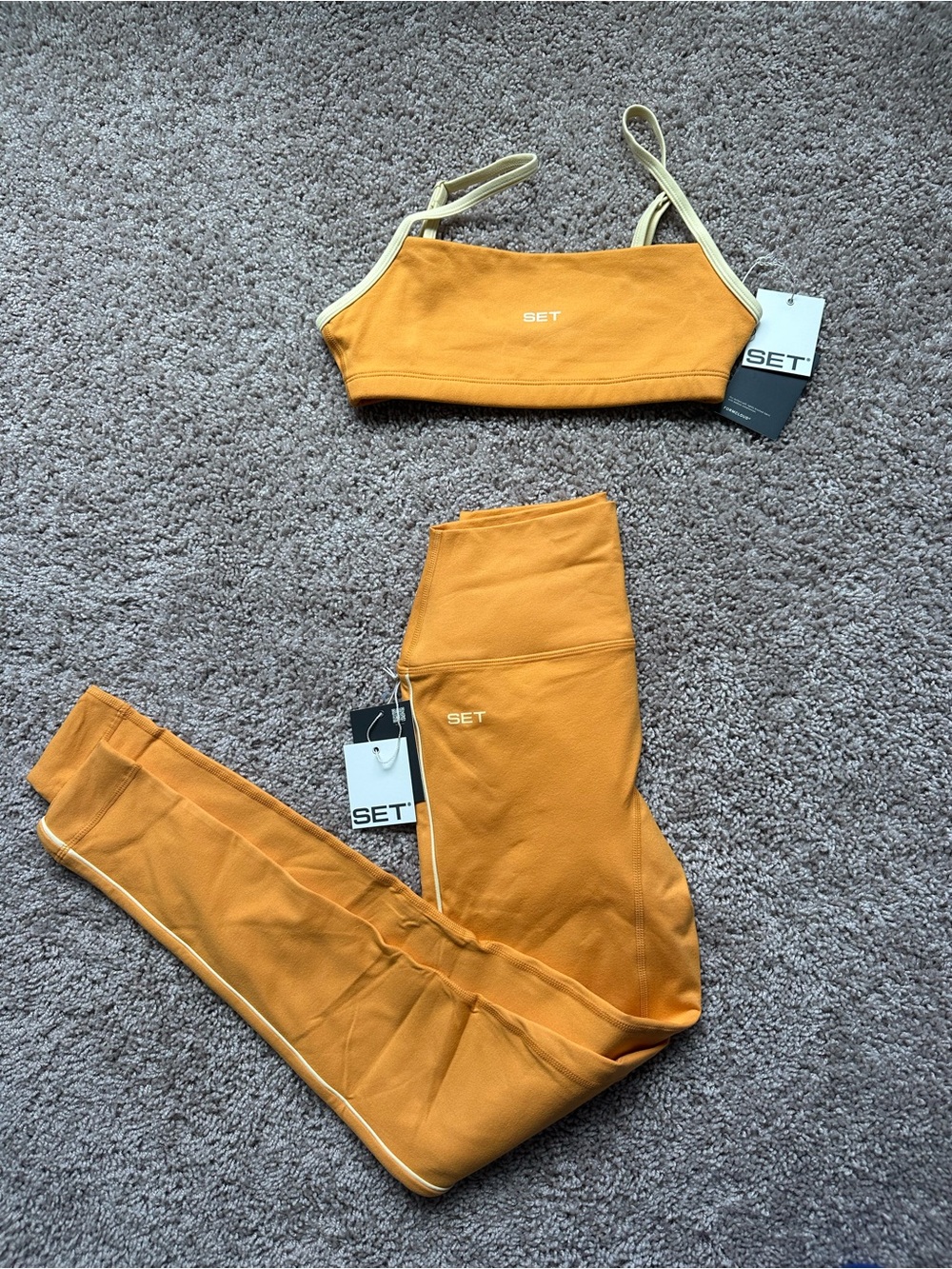 SET Active Club Set Sports Bra & Leggings in Soda Pop - Picture 1 of 1
